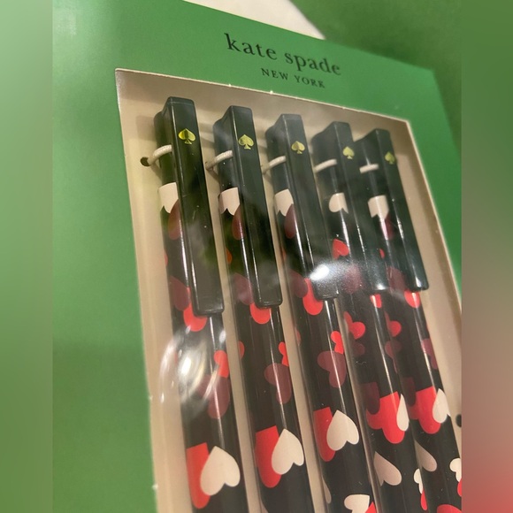 NWT! 🖤❤️🤍 Kate Spade 5-pen set. New, unopened packaging + kate gift wrapping! - Picture 4 of 4